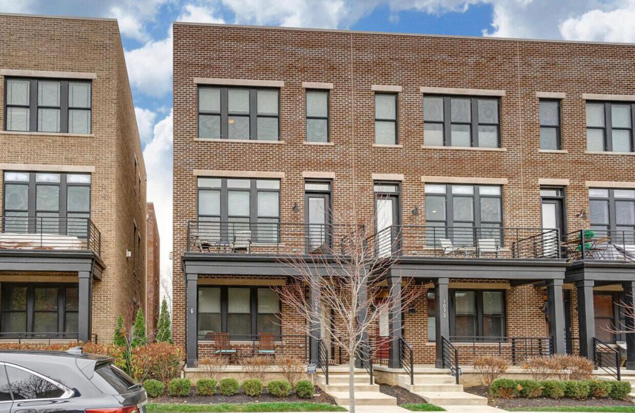 Primary Photo - 1069 Harrison Park Pl