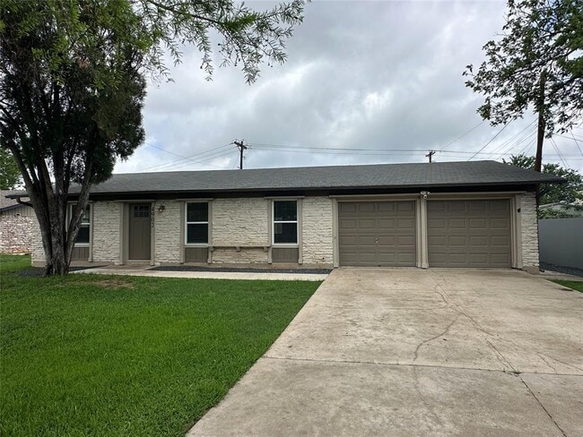 Building Photo - 4902 Winding Trail