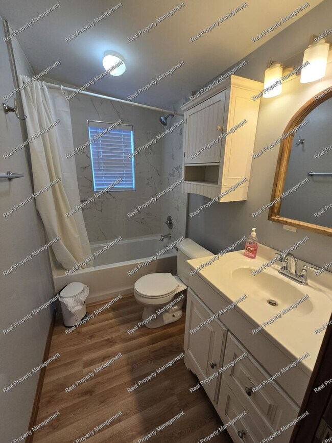 Foto del edificio - One Bedroom Single Family Home