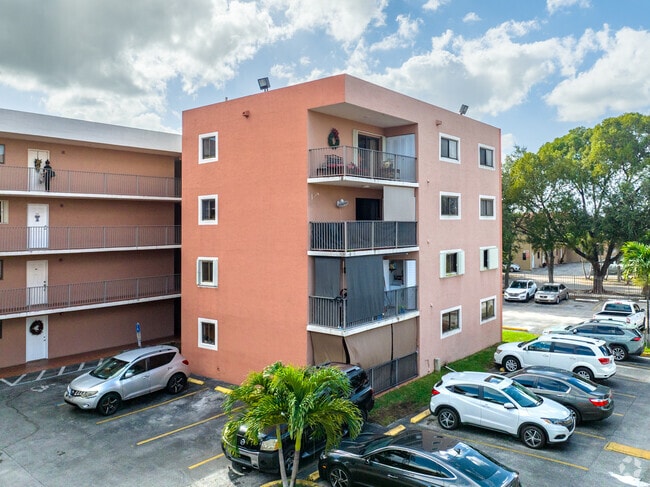 5701 W 25th Ct Hialeah, FL 33016 - El Pueblo De Vera Condominiums