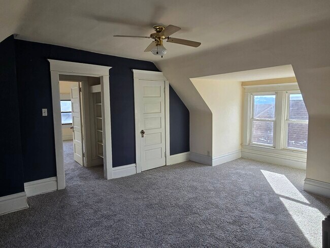 Foto del edificio - 544 E Pearl St