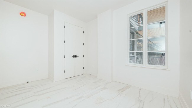 Foto del edificio - 987 Willoughby Ave