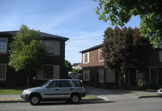 Exterior - 968 Addison St