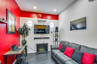 Building Photo - 7244 Piedmont Dr