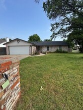 Building Photo - 3201 SW 93rd St