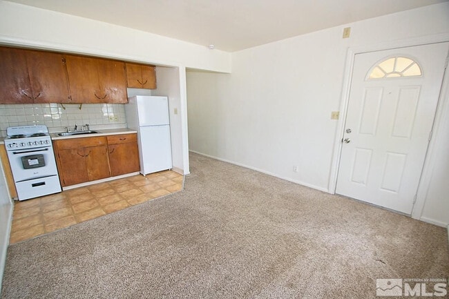 Building Photo - 1050 Holcomb Ave