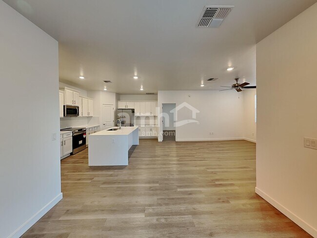 Foto del edificio - 14155 N Luckett Rd