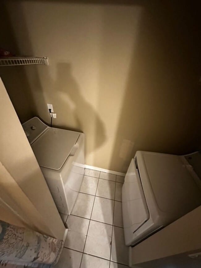 Building Photo - 1290 Emerson St