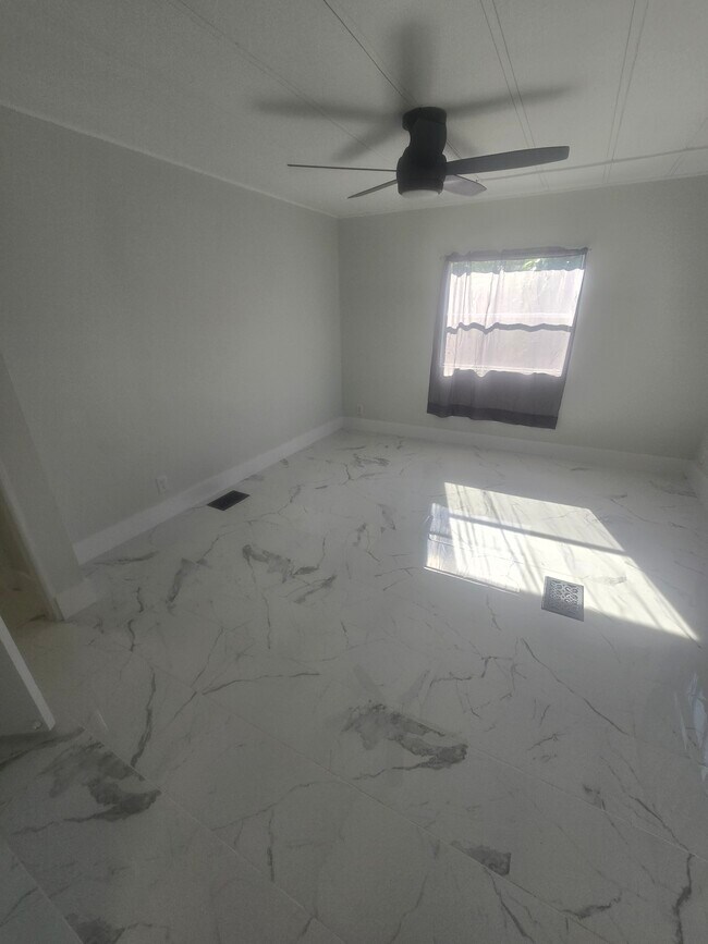 Foto del edificio - 1900 Augusta Rd