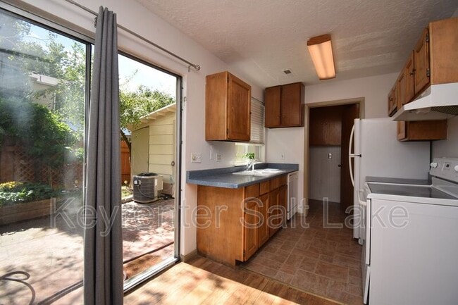 Building Photo - 6054 S 2075 E