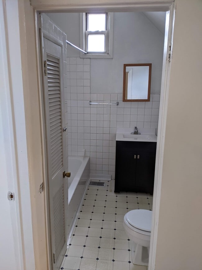 Bathroom (from doorway) - 1427 N Elk Grove Ave
