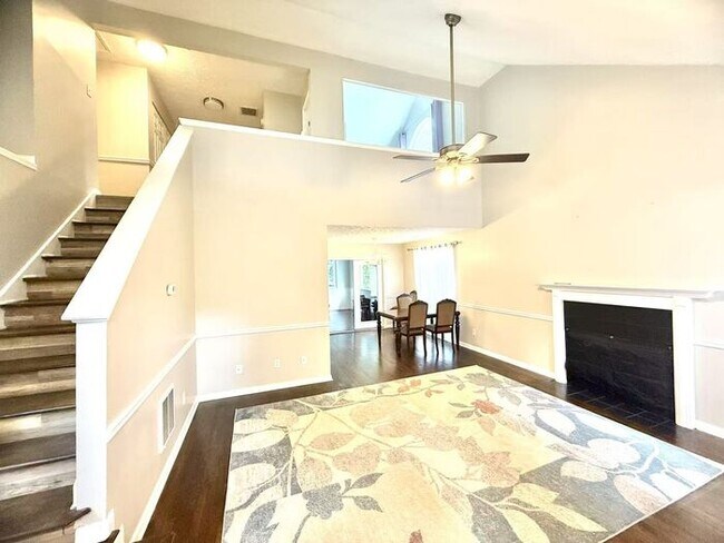 Foto del edificio - 2847 Ashbury Heights Rd