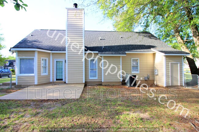 Building Photo - 241 Pear Tree Cir