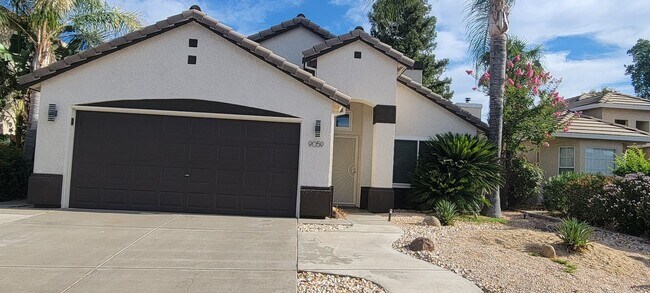 Foto del edificio - 3 bedroom 2 bath Home in Antelope