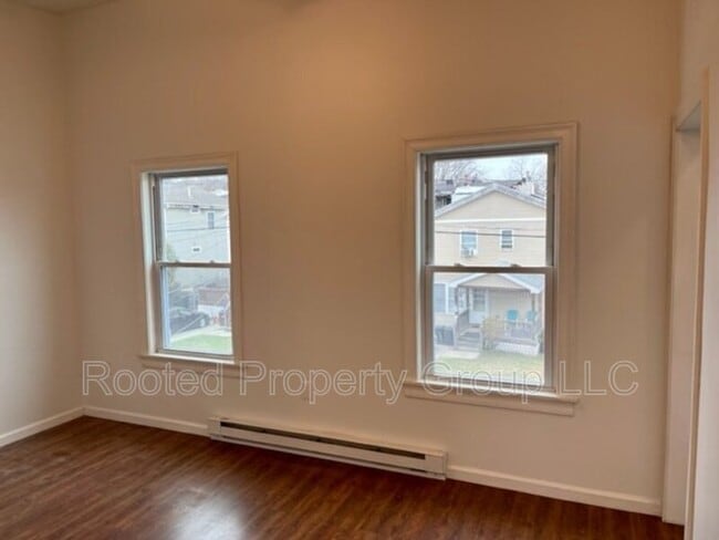 Building Photo - 12 Emmet St