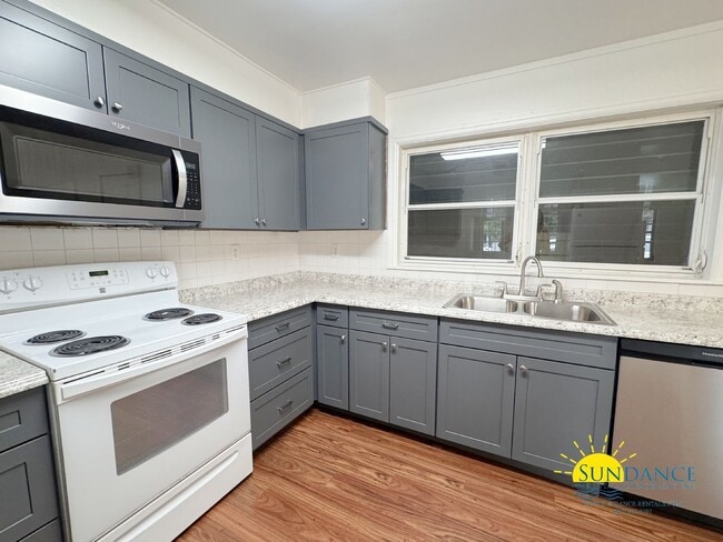 Foto del edificio - Vintage 3 Bedroom Home in the Heart of For...
