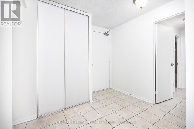 Photo du bâtiment - 415-1415 Greenview Ave