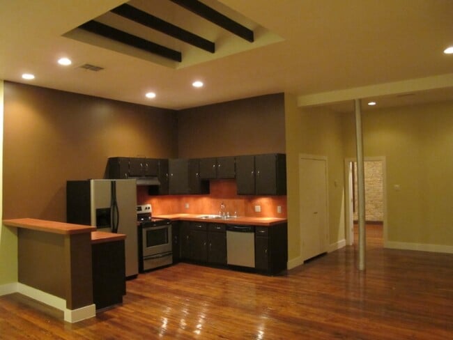 Photo - 319 S Flores St Apartment