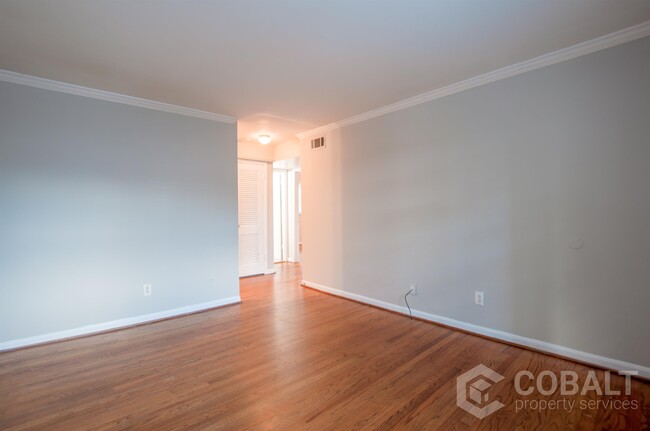 Foto del edificio - 3607 Roxboro Rd