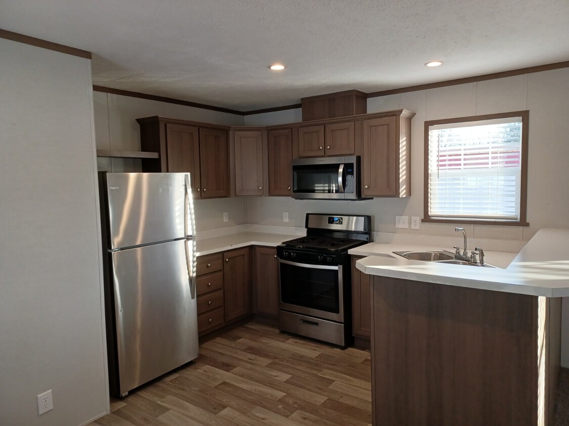 Primary Photo - 211 Magnolia Pl
