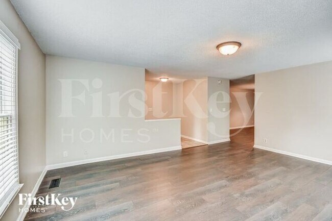 Building Photo - 2928 Selkirk Cir