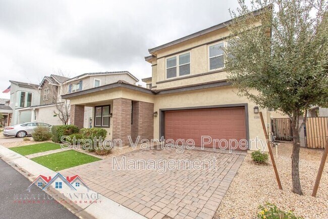Building Photo - 2095 S Saguaro Dr