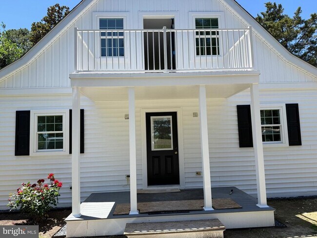 Foto del edificio - 27473 Southside Island Creek Rd