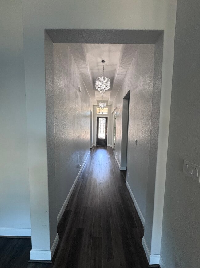 Foto del edificio - 513 Lambert Cv