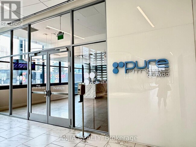 Photo du bâtiment - 100 Harbour St