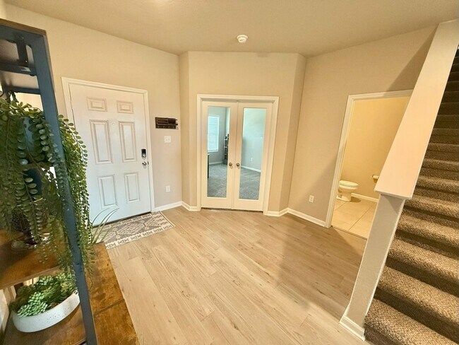 Foto del edificio - Charming Home Awaits: Spacious & Modern Living in a Prime Location