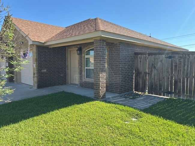 Building Photo - 5800 Luminous Ln