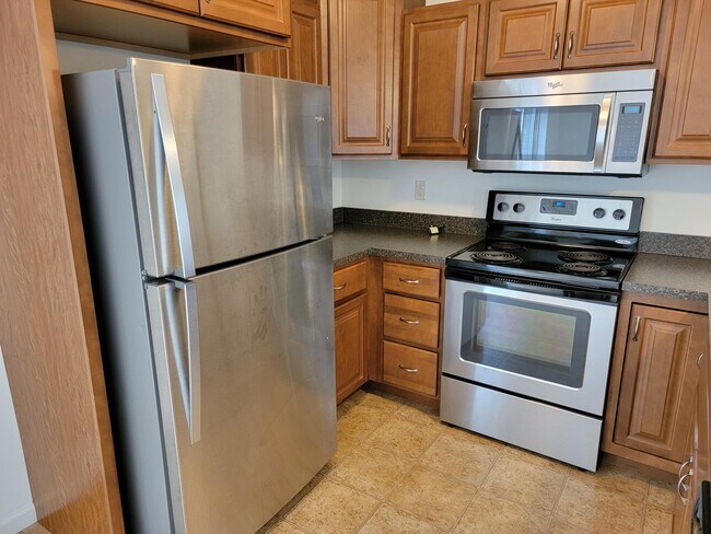 Building Photo - 213 Limestone Dr
