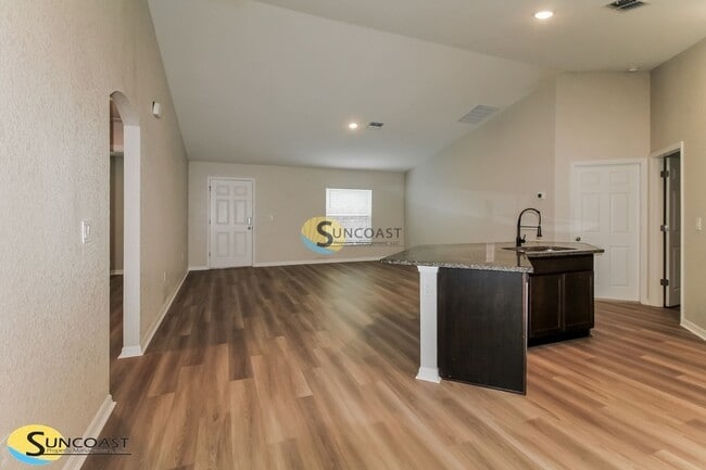 Building Photo - 2 Juniper Pass Dr