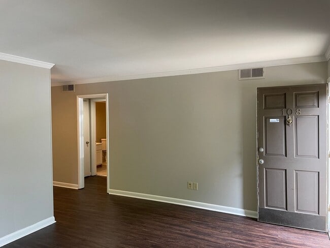 Building Photo - 2727 Highland Ave