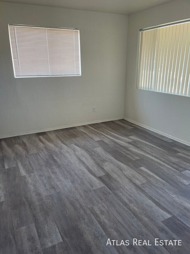 Foto del edificio - 2512 W Ocotillo Rd