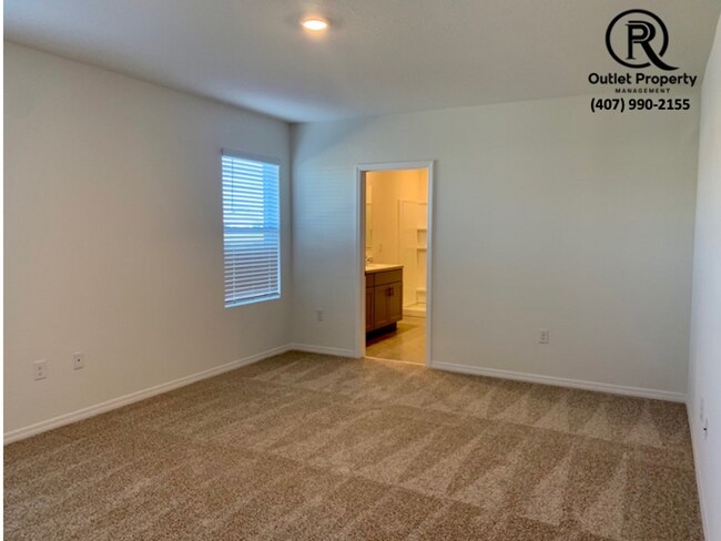 Building Photo - Fantastic 3 Beds & 2 Bathroom Home***Move-...