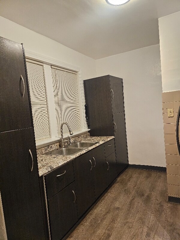 Foto del edificio - 1338 Van Buren St