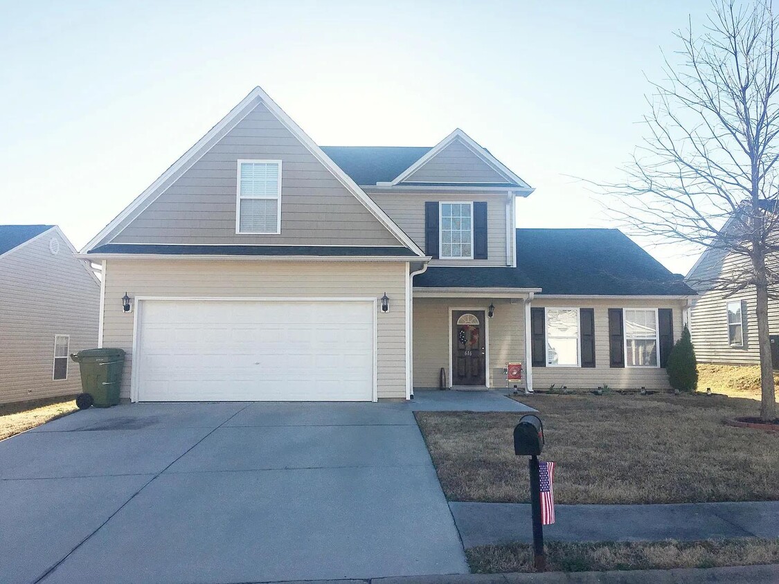 Foto principal - 616 Fountain Brook Ln