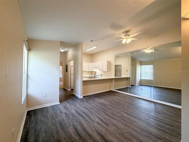 Building Photo - 4003 SW 27th St