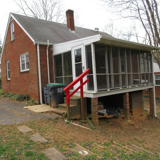 Building Photo - 1427 Briarcliff Ave