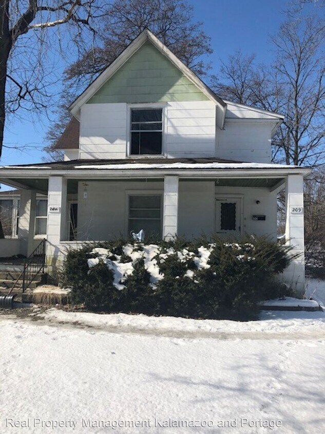 209 N Main St, Wayland, MI 49348 Room for Rent in Wayland, MI