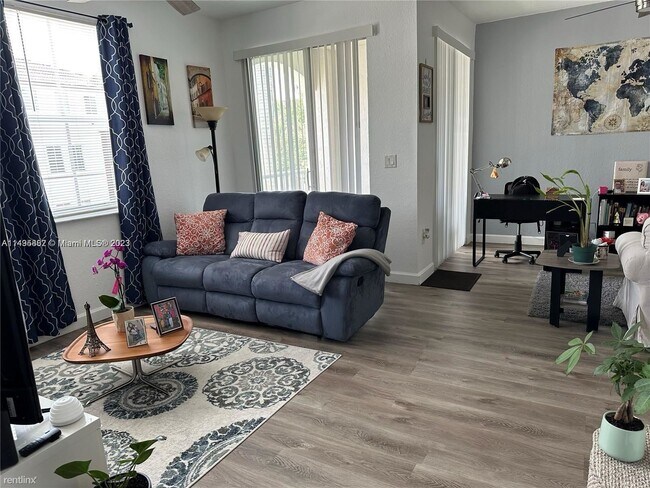 Foto del edificio - 3 br, 2.5 bath House - 4435 SW 160th Ave A...