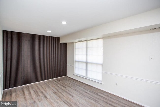 Building Photo - 1739 McNelis Dr