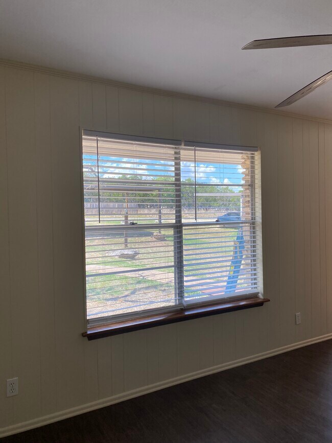 Building Photo - 1757 Sheppard Rees Rd