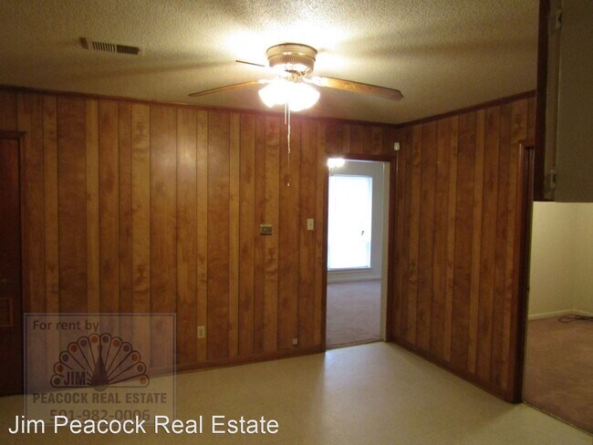 Foto del edificio - 816-818 Jane Dr