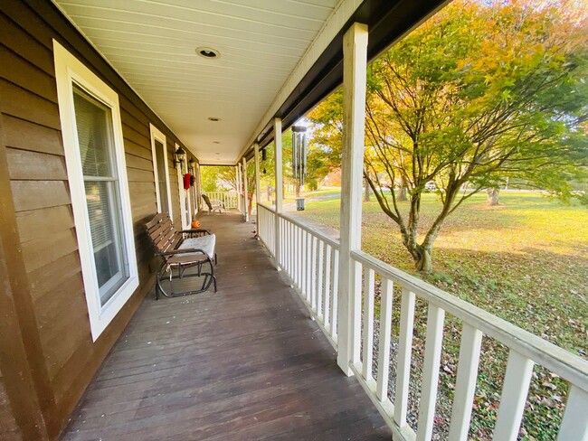 Building Photo - NEW RENTAL AVAILABLE 5/1/24