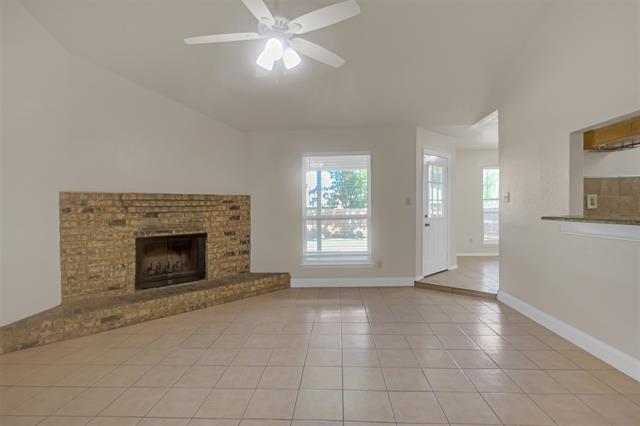 Foto del edificio - 7409 Meadow Creek Dr