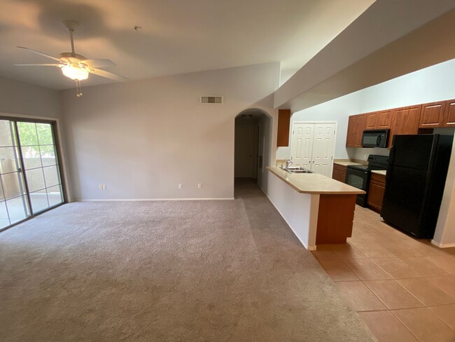 Building Photo - Beautiful 2 Bedroom 2 Bath East Valley Condo