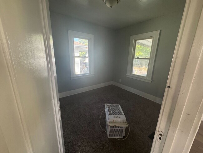 Foto del edificio - 2-Bedroom Gem on Barrie Avenue – Perfectly...