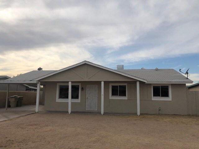 Primary Photo - 5716 N 69th Dr